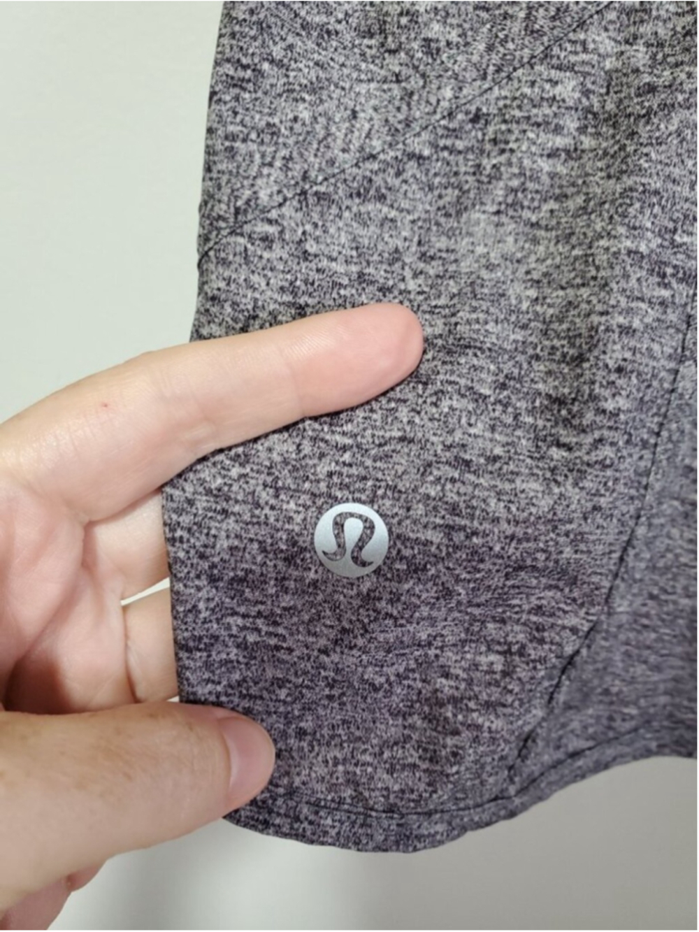 LULULEMON Tracker Short V 3.5" Heathered Black Sz 6 Running Gym Swift Athleisure - Picture 9 of 13